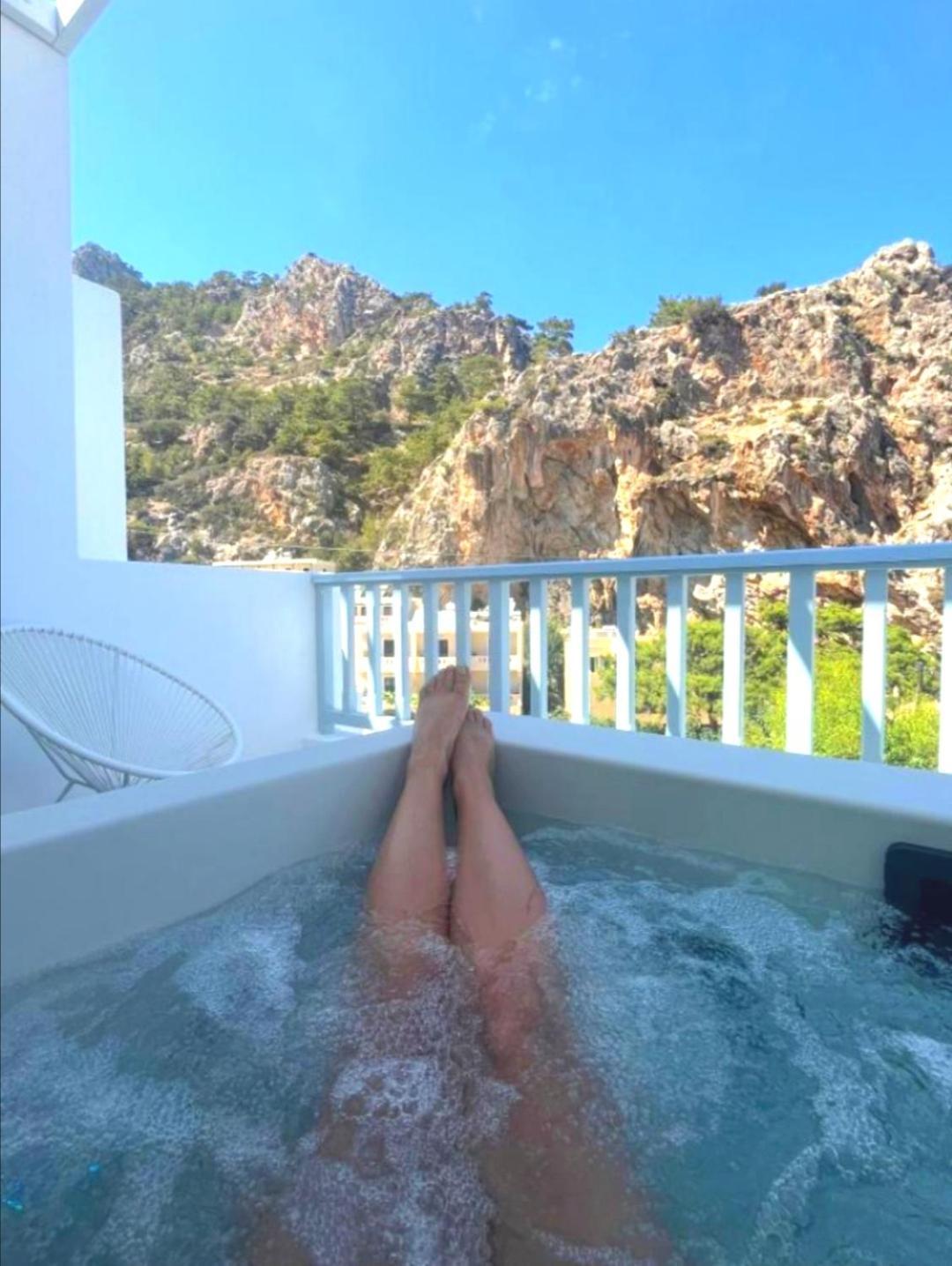 Enilion Luxury Suites Kyra Panagia Eksteriør billede
