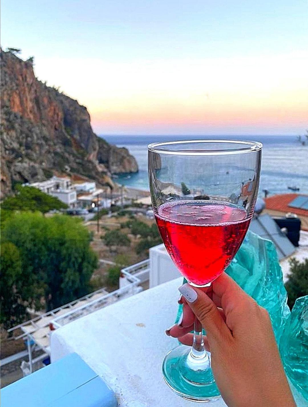 Enilion Luxury Suites Kyra Panagia Eksteriør billede
