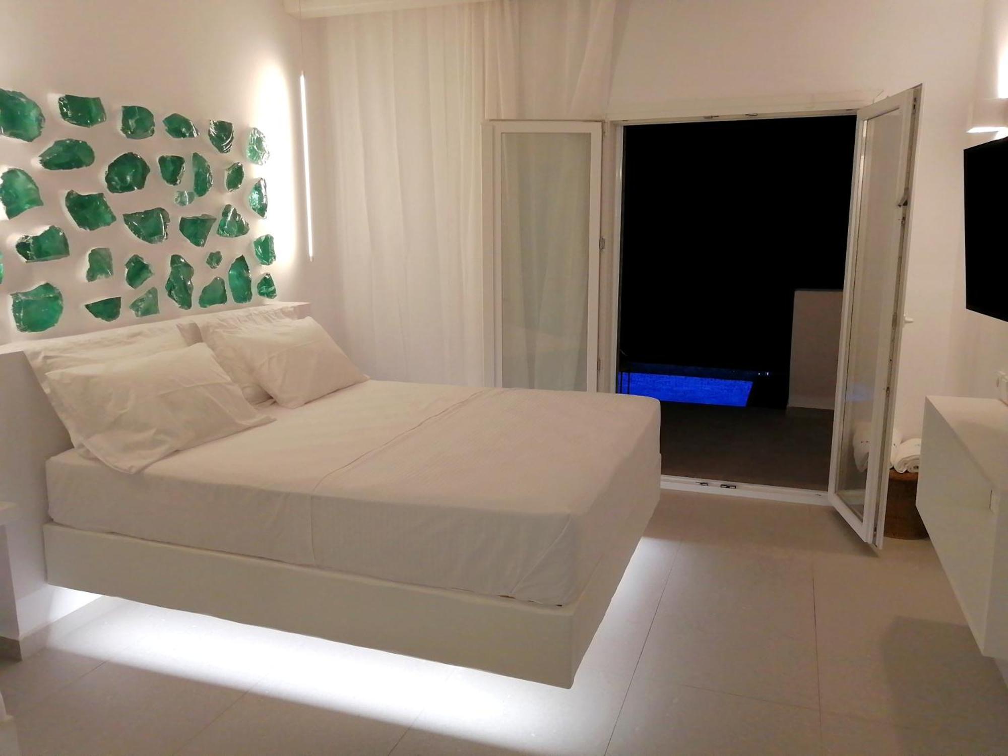 Enilion Luxury Suites Kyra Panagia Eksteriør billede