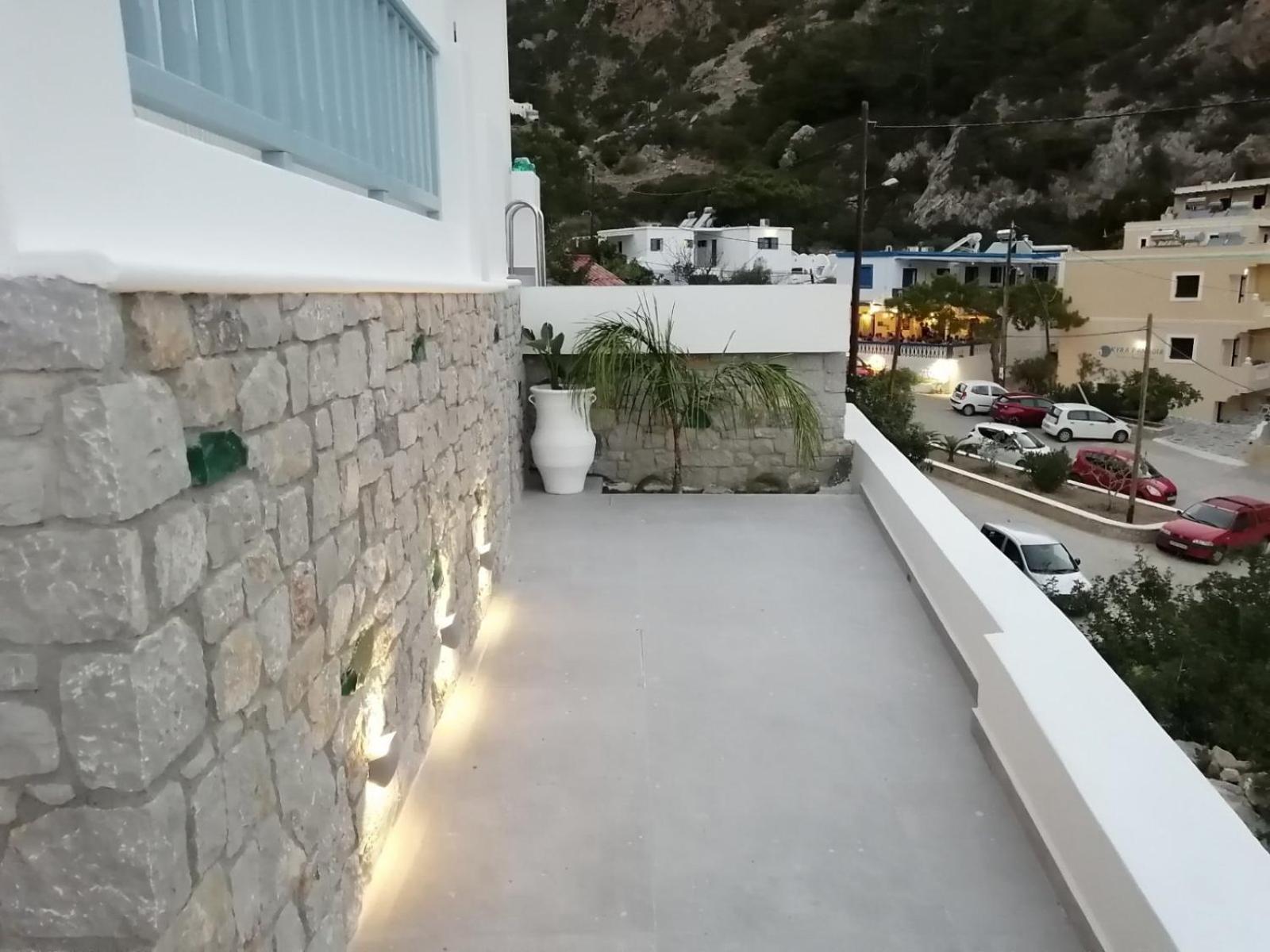 Enilion Luxury Suites Kyra Panagia Eksteriør billede