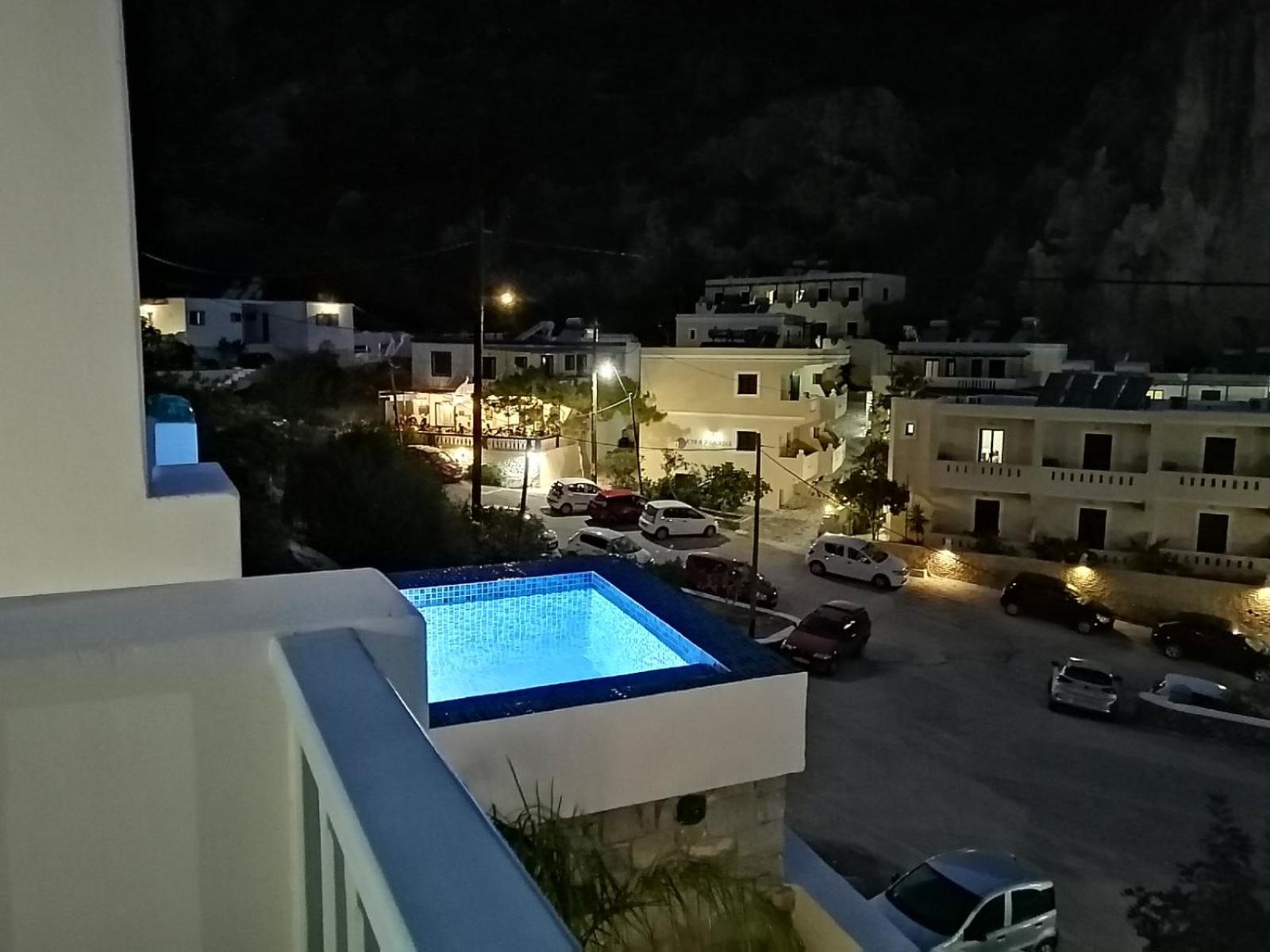 Enilion Luxury Suites Kyra Panagia Eksteriør billede