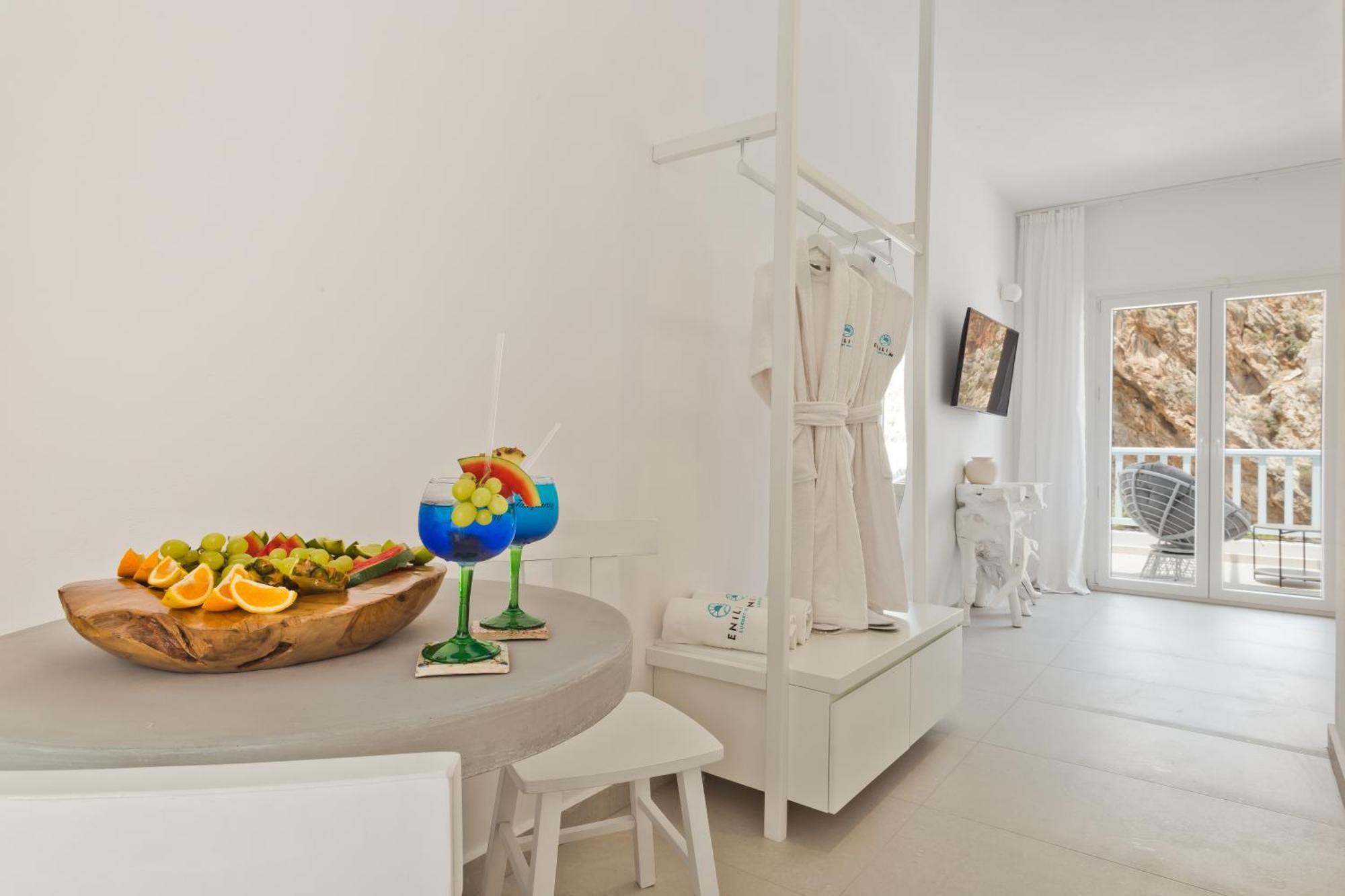 Enilion Luxury Suites Kyra Panagia Eksteriør billede