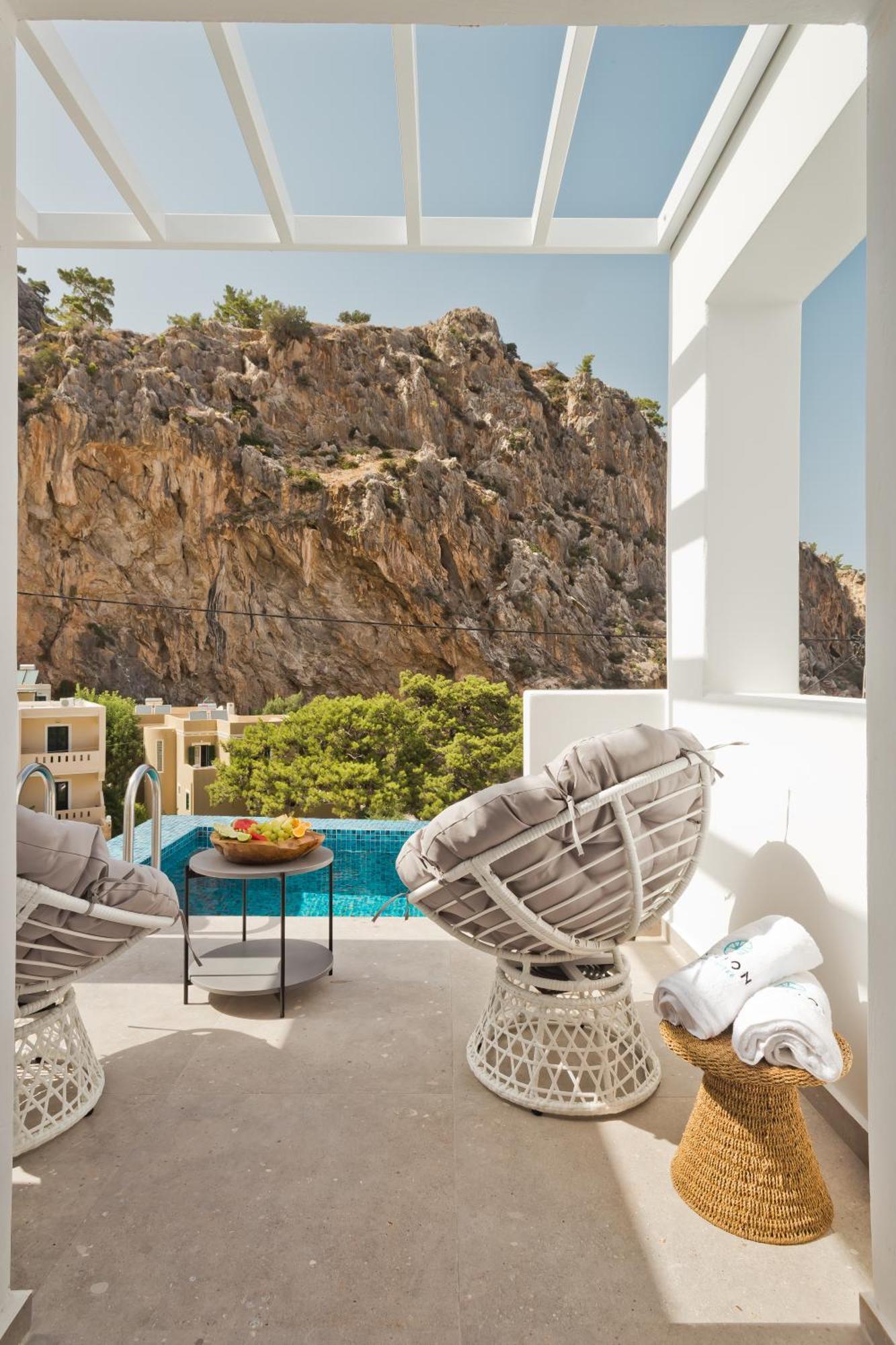 Enilion Luxury Suites Kyra Panagia Eksteriør billede