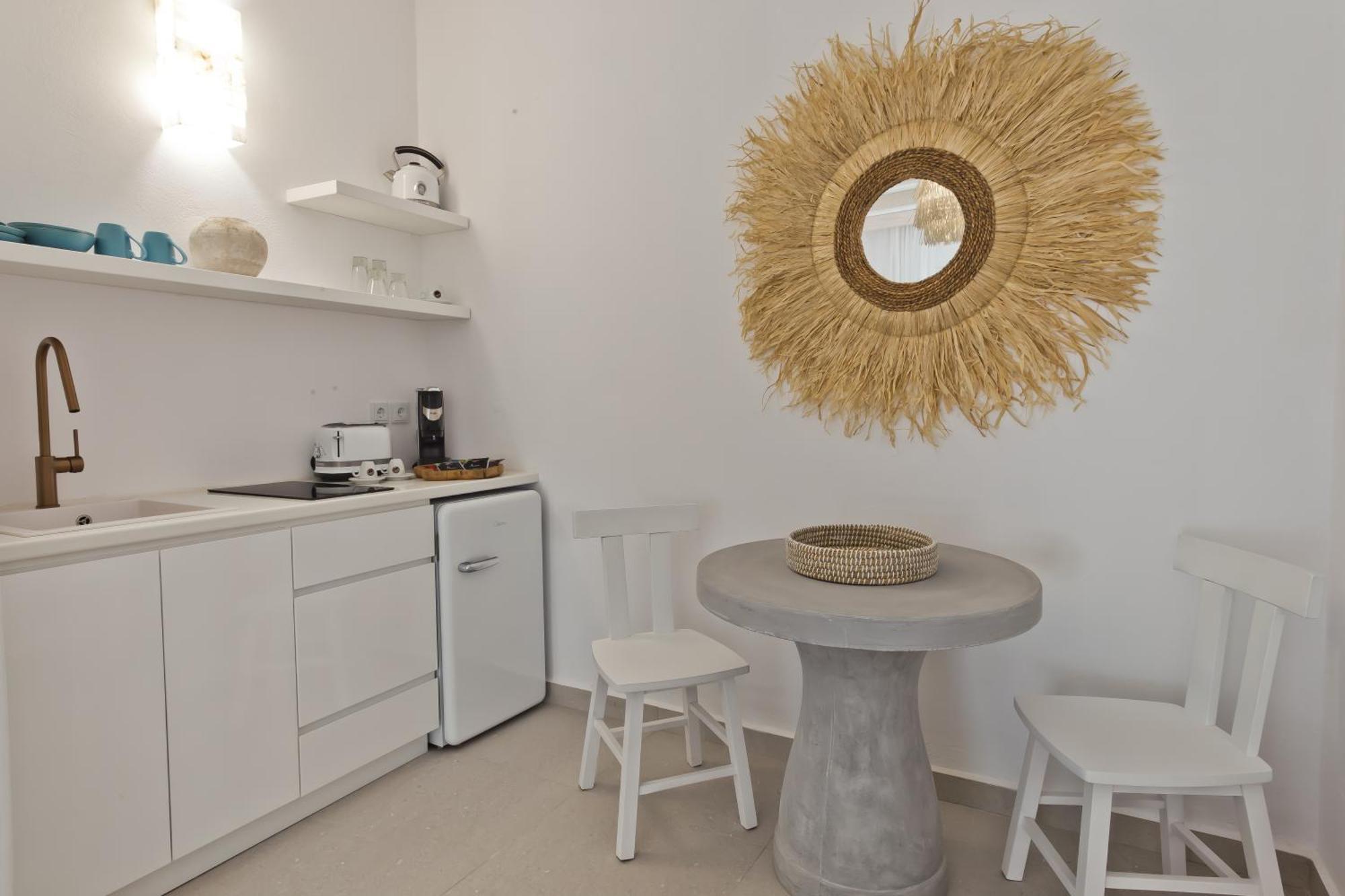 Enilion Luxury Suites Kyra Panagia Eksteriør billede