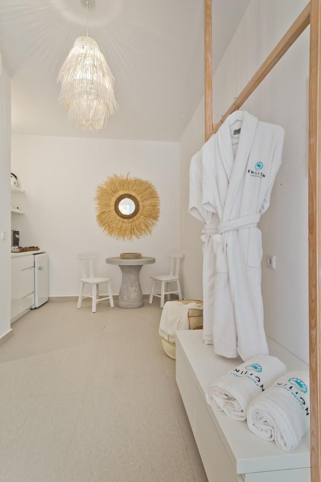Enilion Luxury Suites Kyra Panagia Eksteriør billede